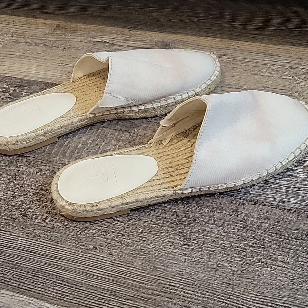 GAP Women's Cream Espadrille Slip-On Shoes